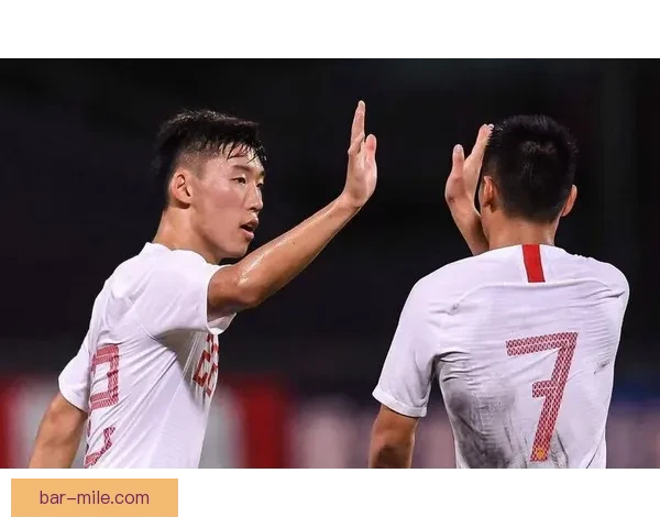 朱辰杰蒋圣龙双中卫组合崭露锋芒引领上海申花与中国男足防线新篇章