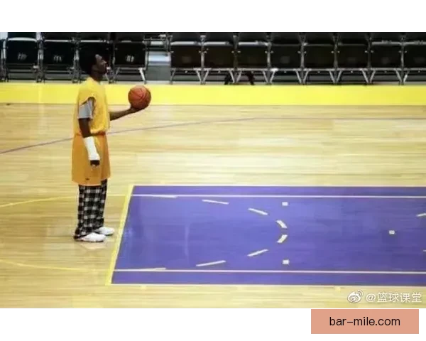 米利唐因重伤被担架抬离赛场 伤情引发球迷高度关注